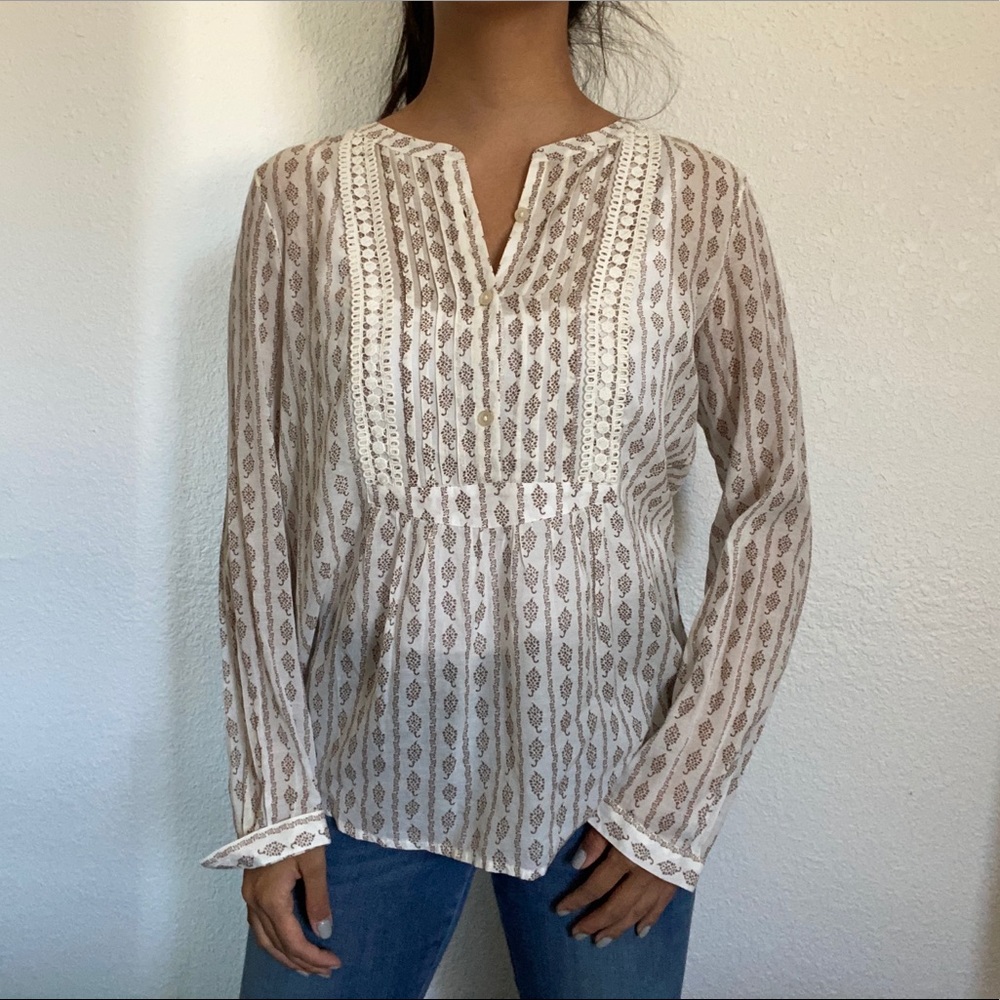Cute Loft blouse! - Picture 2 of 8